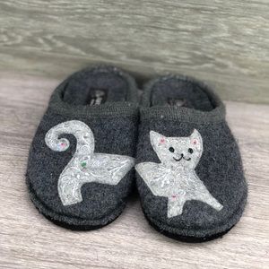 haflinger cat slipper